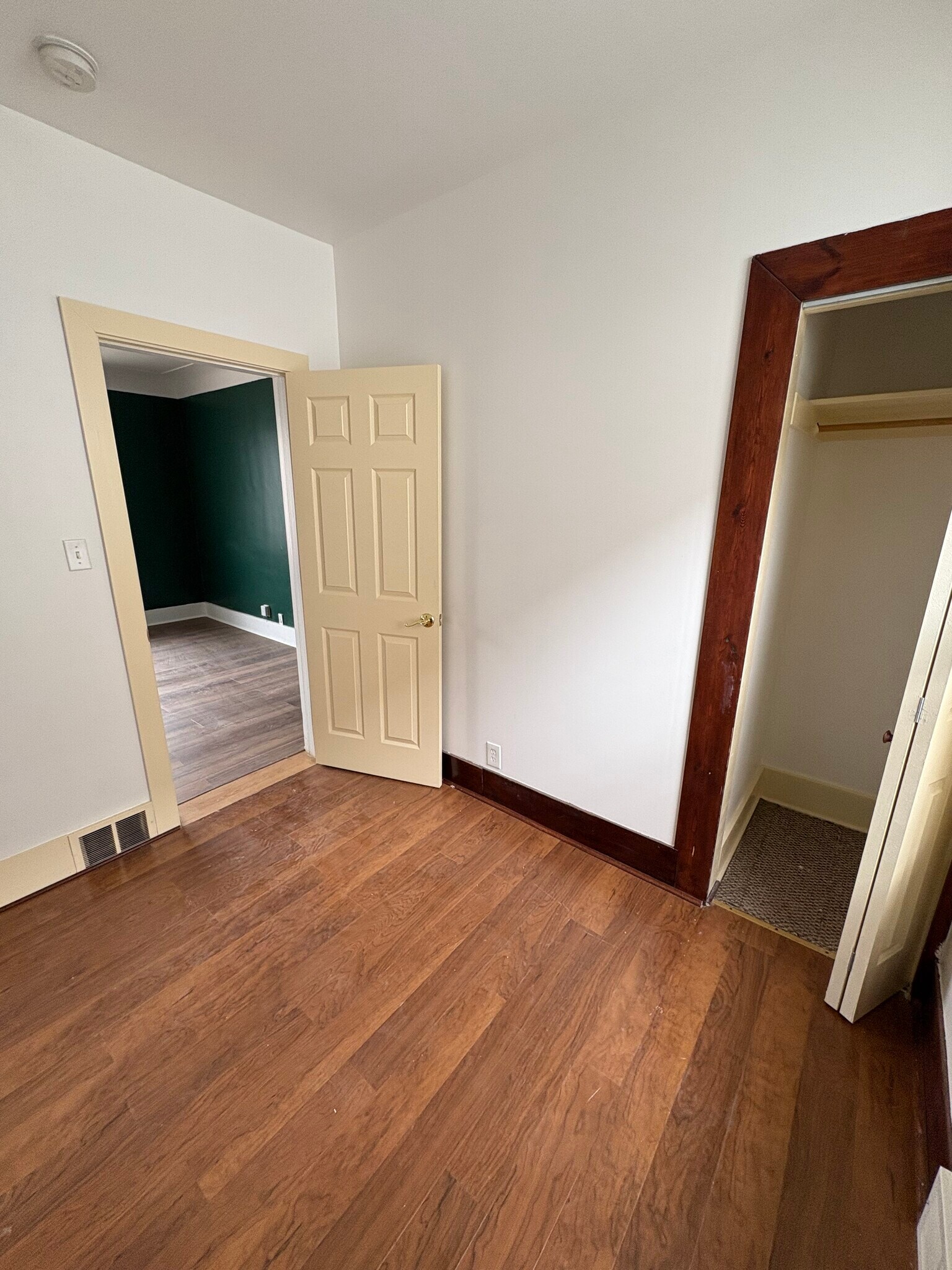 Building Photo - 3983 Talbot St