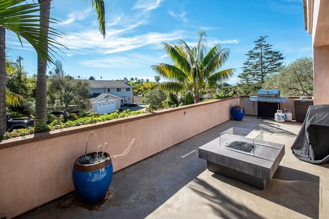 Building Photo - Spectacular View Home for Lease in Bel Air Knolls