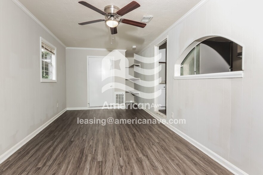 Building Photo - 2203 13th Ave