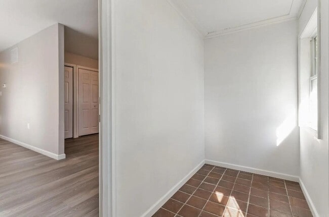 Building Photo - 3245 Ardmore Trail