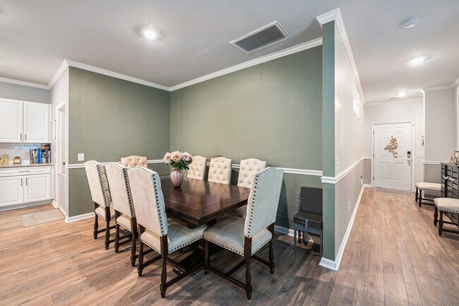 Building Photo - Spacious 5BR House in Charleston