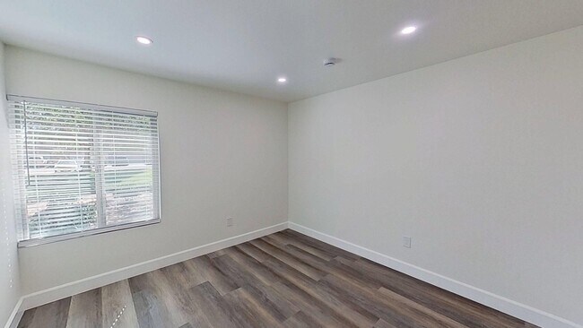 Building Photo - 8592 Cornwall Cir
