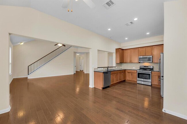 Building Photo - 16421 Pallazo Dr