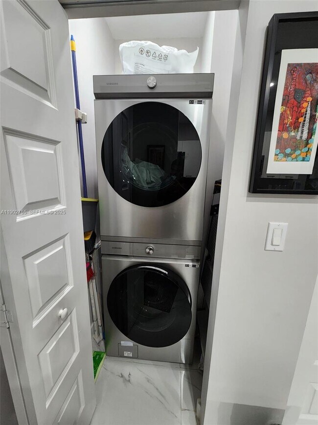 Building Photo - 8363 NW 41st St