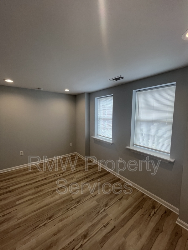 Building Photo - 1410 W Ritner St