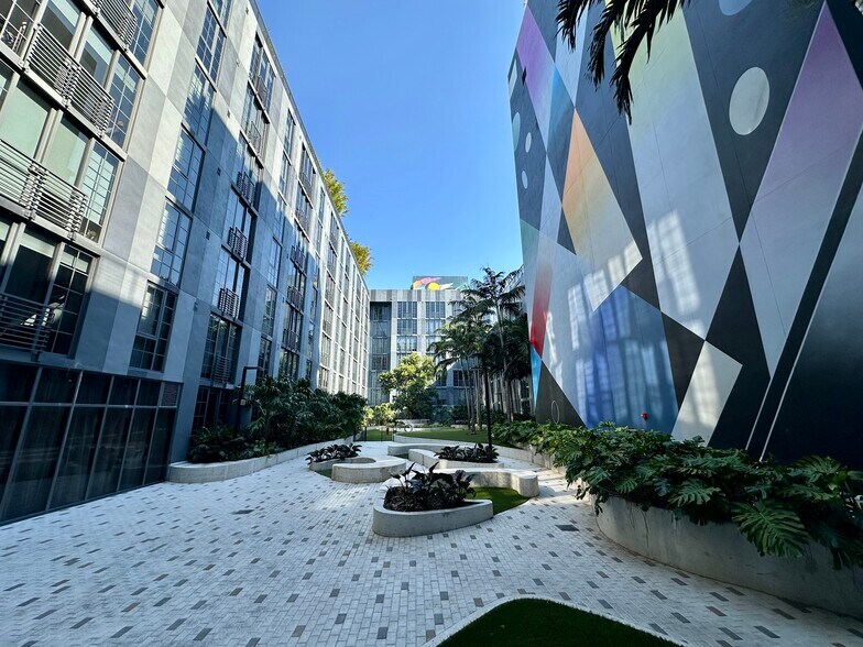 Building Photo - 558 NW 30th St