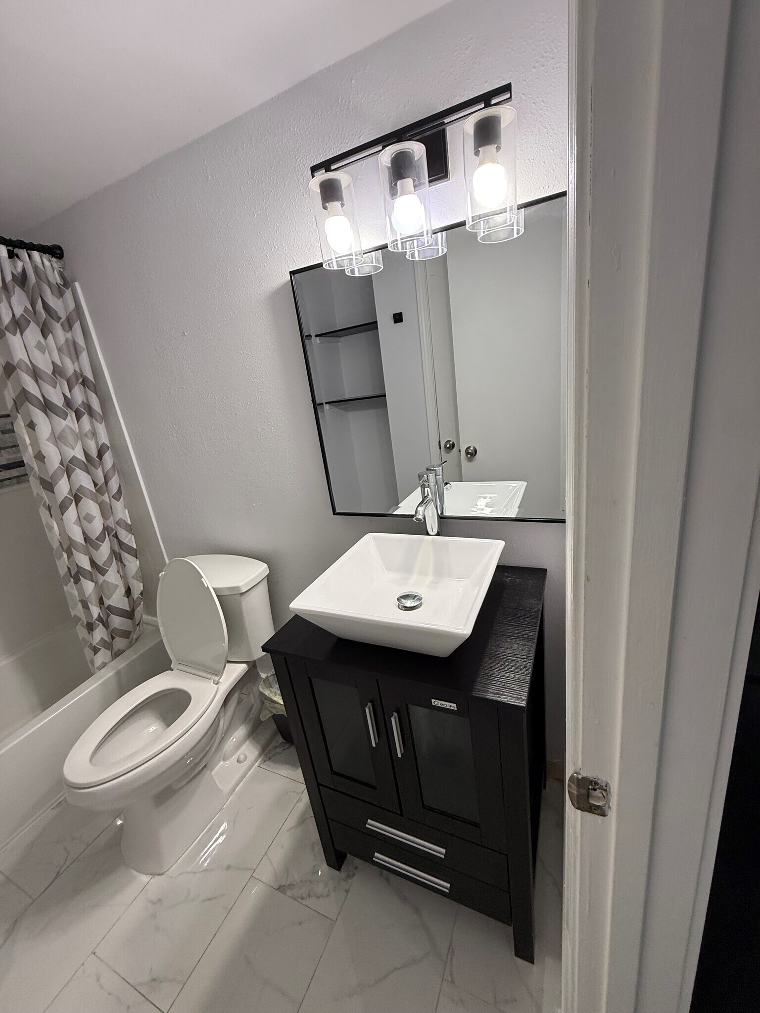 Building Photo - 3320 N Arnoult Rd