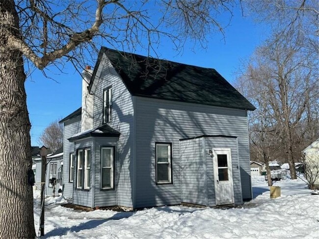 Primary Photo - 103 N Pearl St