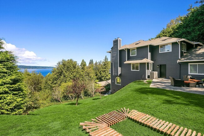Building Photo - Beautiful Home in Mukilteo with Panoramic ...