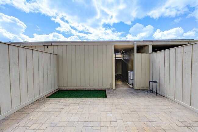 Building Photo - 6481 Olympia Dr