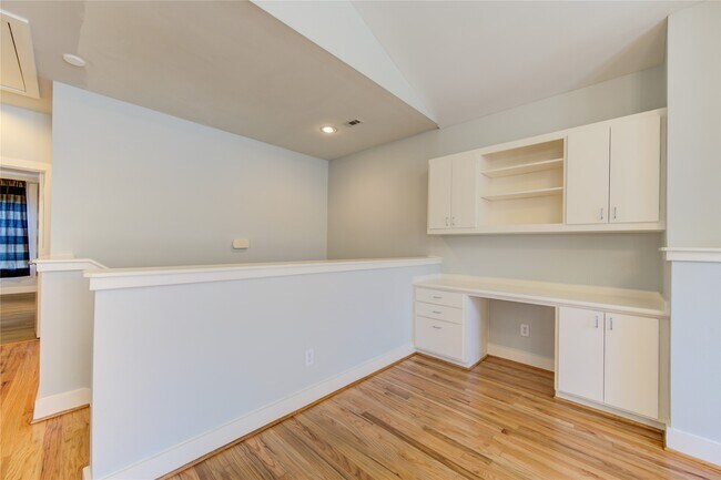 Building Photo - 3604 Omeara Dr