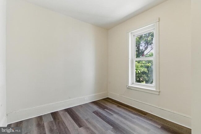 Building Photo - 22 N 53rd St