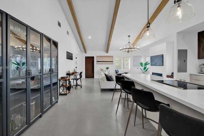 Building Photo - 901 NW 7th Street Rd