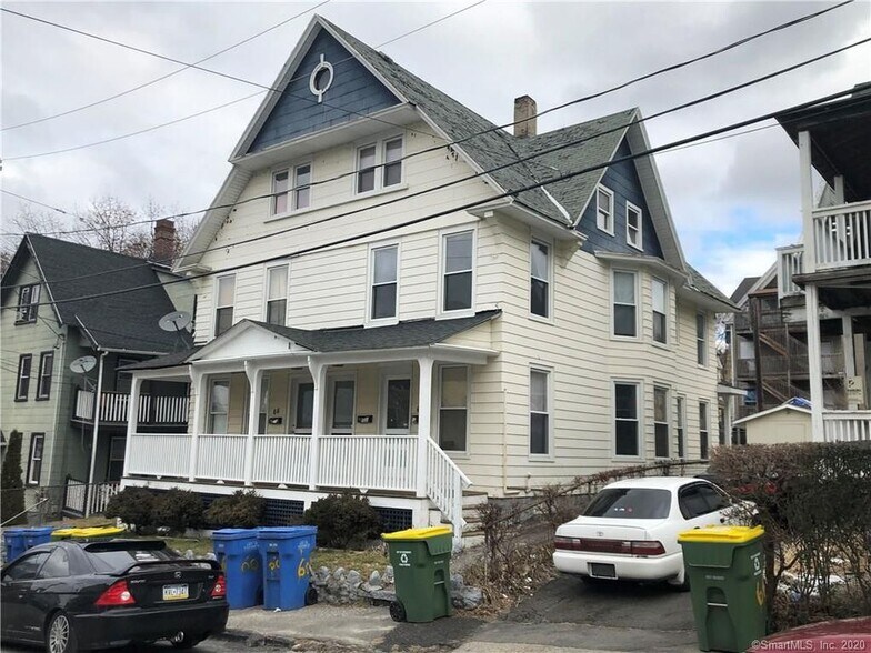 Building Photo - 64 Fairview St