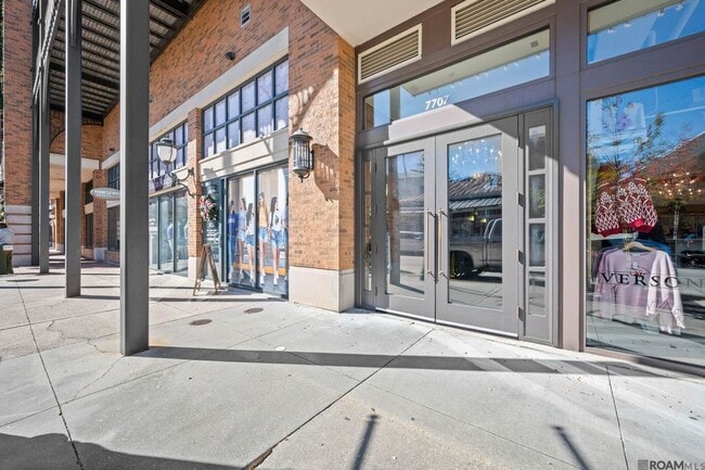 Building Photo - 7707 Bluebonnet Blvd