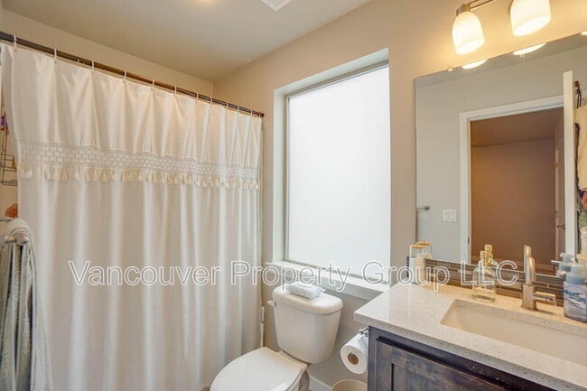 Building Photo - 4325 NE 87th St