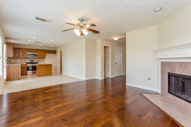 Building Photo - 8438 Resada Park Ln