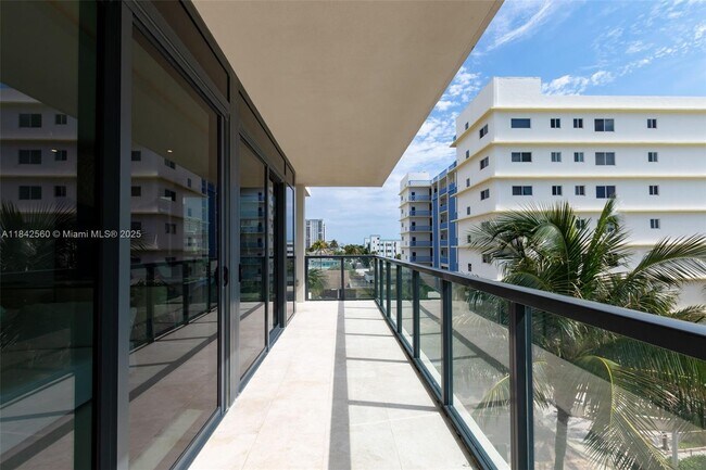 Building Photo - 2101 S Surf Rd