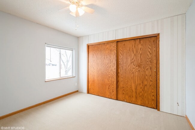 Building Photo - 3740 Kencrest Dr NE