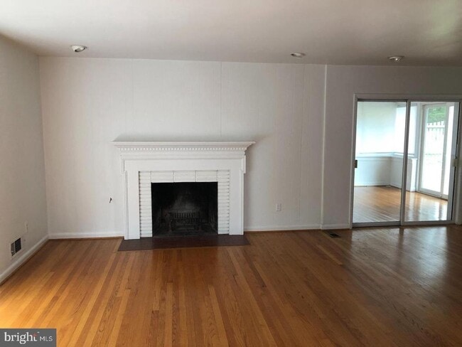 Building Photo - 3729 N Oakland St