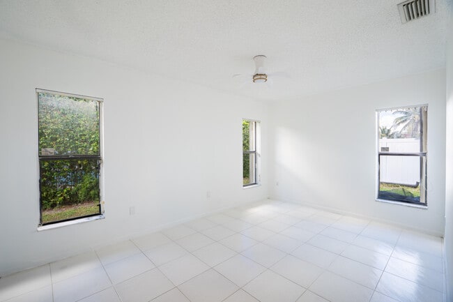 Building Photo - 22651 SW 8th Ct