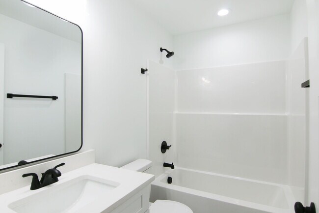 Building Photo - 4019 Cedar Fls Ln