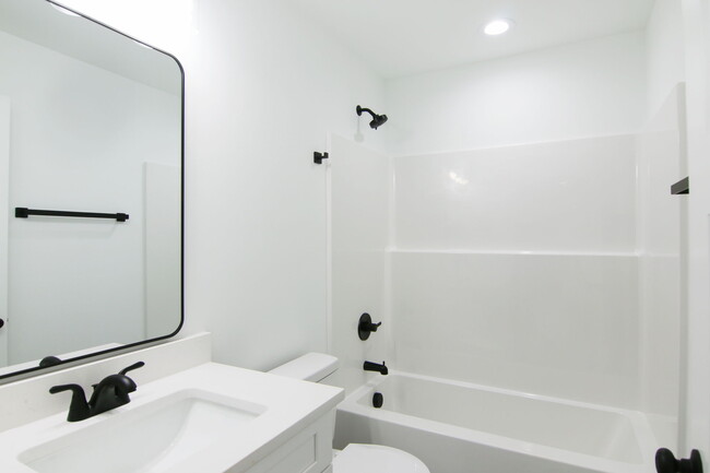 Building Photo - 4039 Cedar Fls Ln