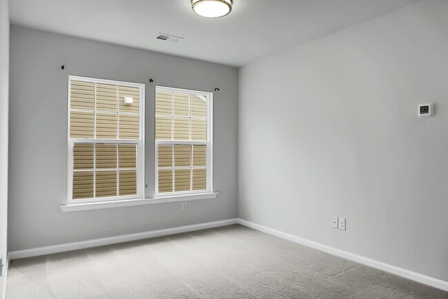 Building Photo - 210 Daniels Creek Cir