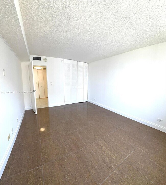 Building Photo - 230 174th St