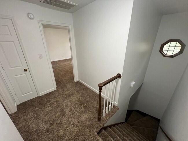 Building Photo - 206 Woodburn Club Ln