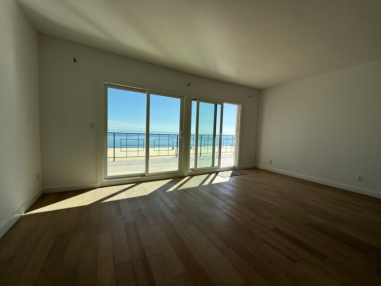 Building Photo - 18139 Coastline Dr