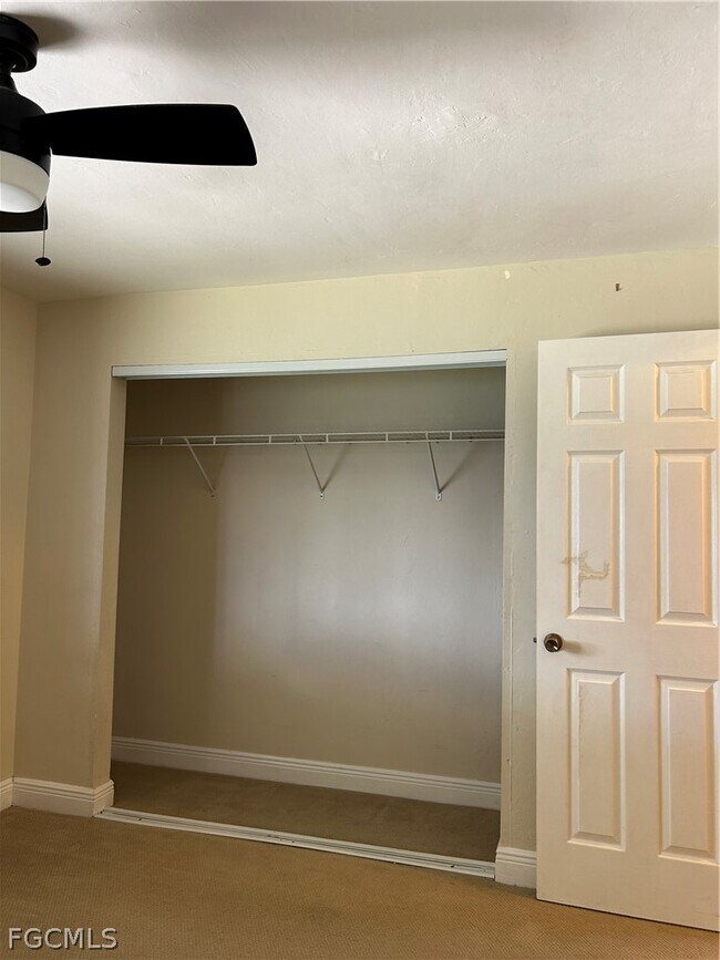 Building Photo - 2128 SE 4th St