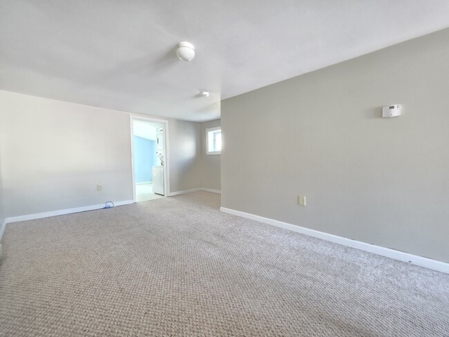 Building Photo - 208 Grove St