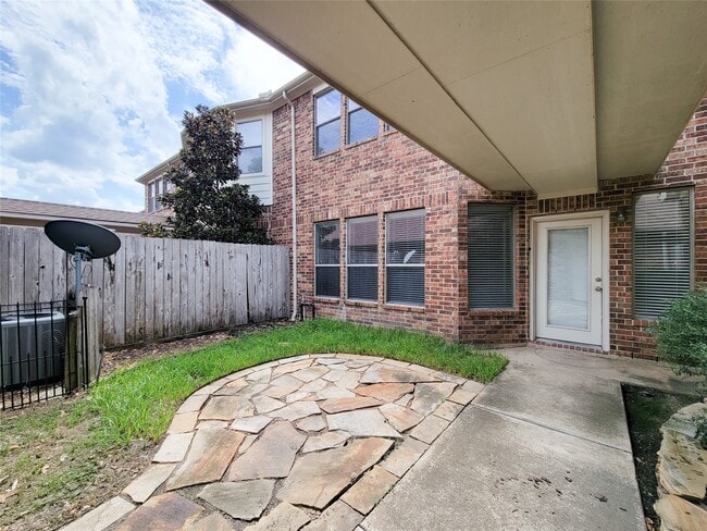 Building Photo - 206 Whispering Ridge Terrace