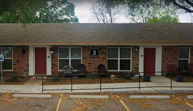 Building Photo - 1910 Wilson St