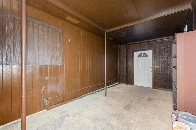 Building Photo - 2625 Village Dr
