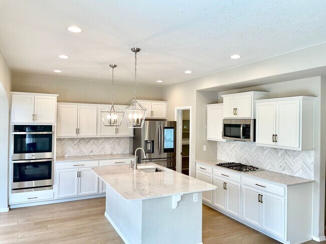 Building Photo - Built in 2021- Stunning 5 Bedroom 4 bath H...