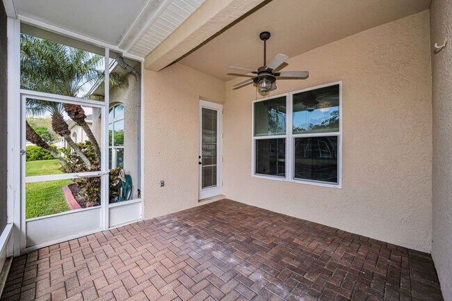 Building Photo - Beautifully Updated Villa