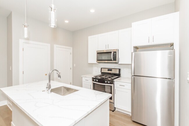 Building Photo - 1319 W Cullerton St