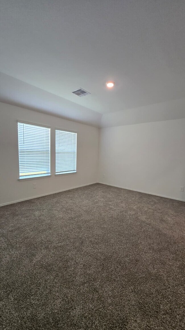 Building Photo - 15703 Majestic Evergreen Wy