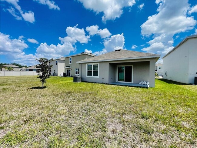 Building Photo - 17043 Oval Rum Dr