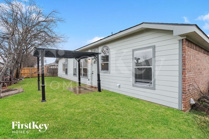 Building Photo - 1026 Palomino Dr