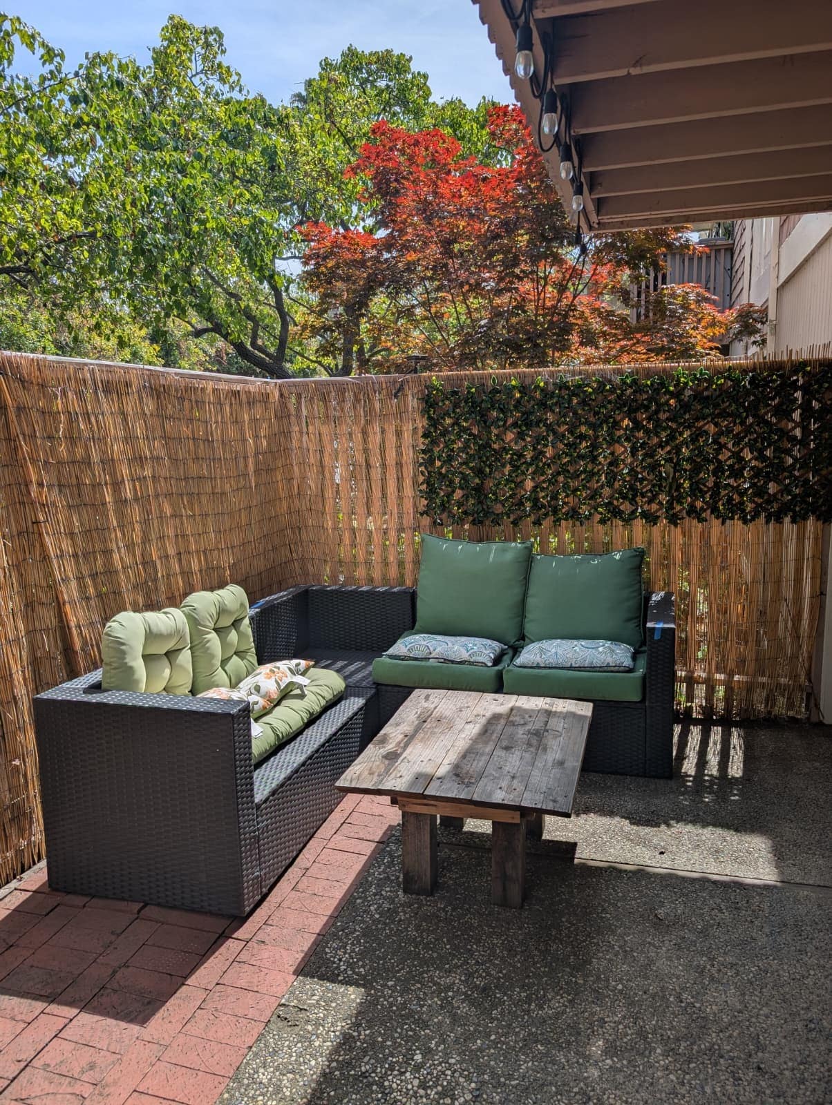 Building Photo - 280 Easy St