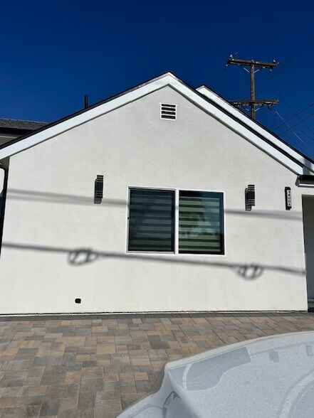 Building Photo - 1400 Elm Ave