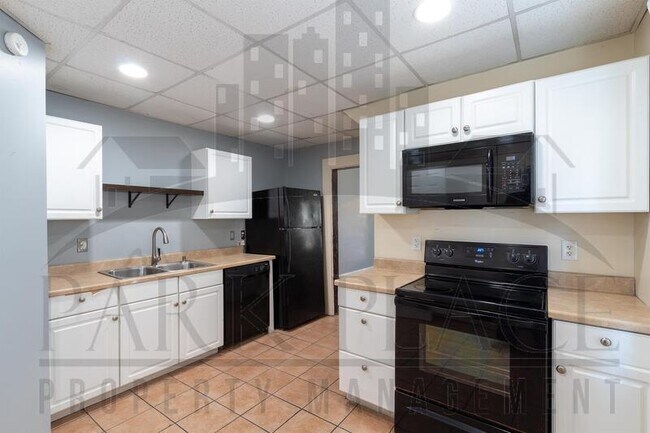 Building Photo - 734 E Morris St