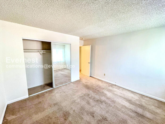 Building Photo - 277 Tradewinds Dr