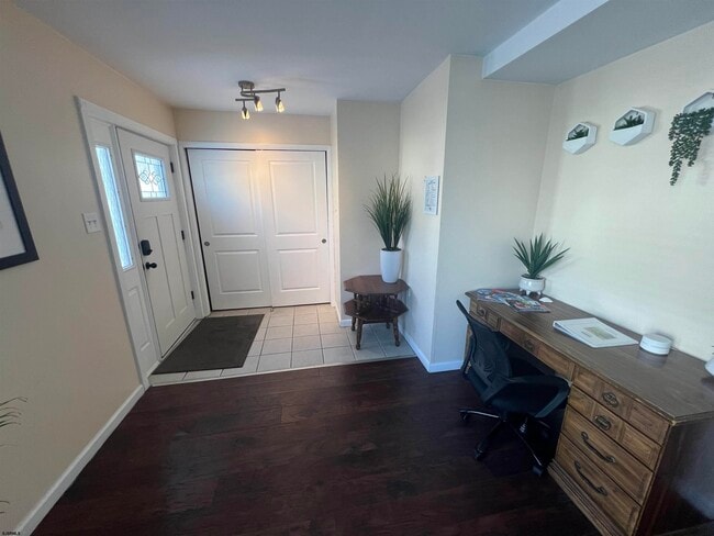 Building Photo - 239 N Derby Ave