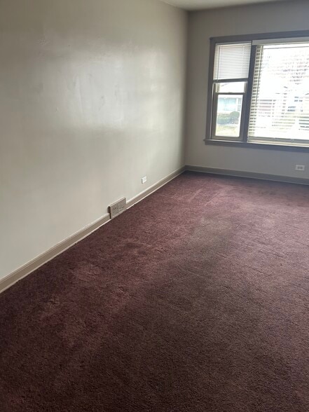 Building Photo - 8855 S Dorchester Ave