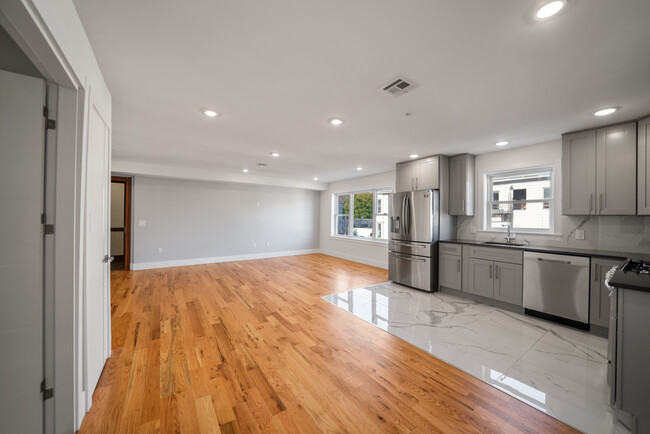 Building Photo - Park & Main Luxury Rentals