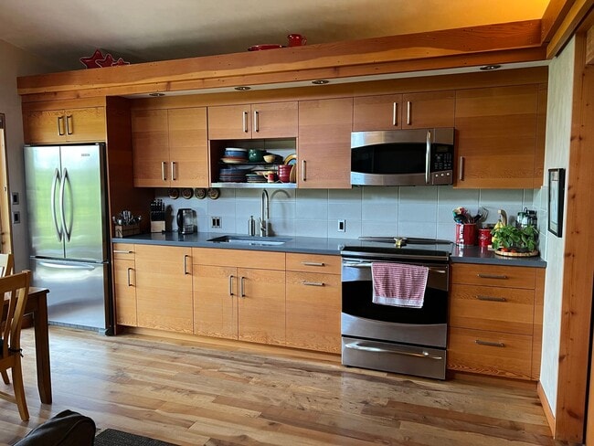 Building Photo - Live Sustainably with Mountain Views at De...